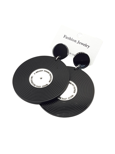 Translate the following title into English: oorringen platen make >Love
earrings plates make >Love